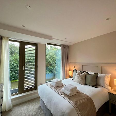 Апартаменты The Noir Blanc Retreat At Ryedale House Йорк Экстерьер фото