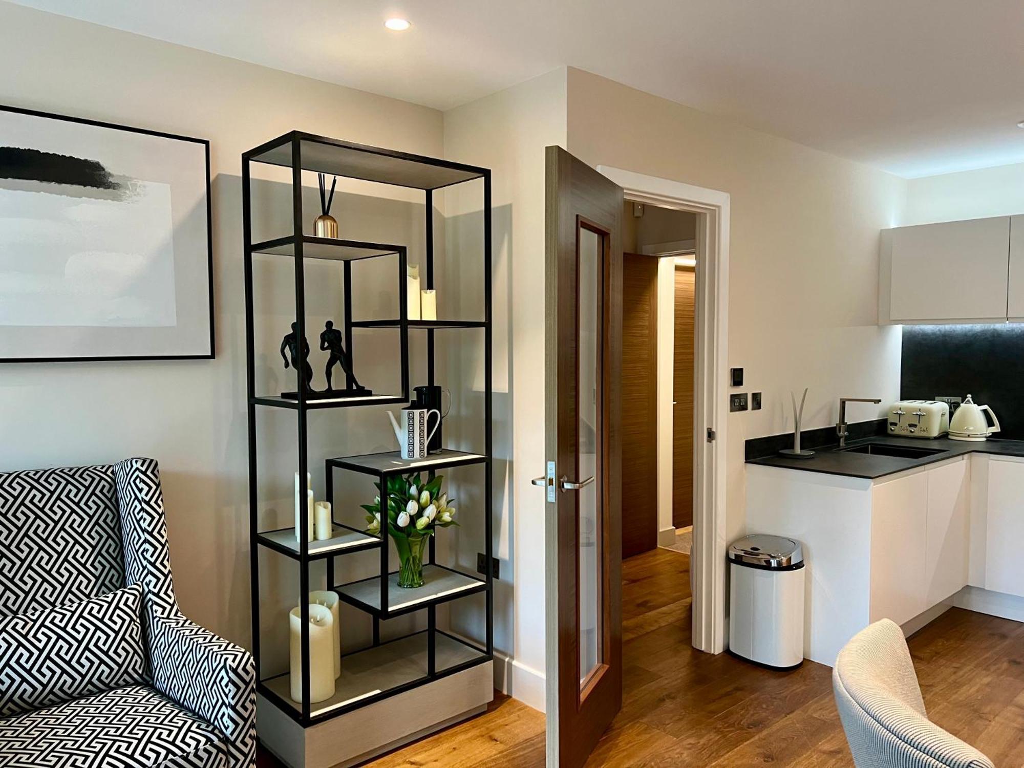 Апартаменты The Noir Blanc Retreat At Ryedale House Йорк Экстерьер фото