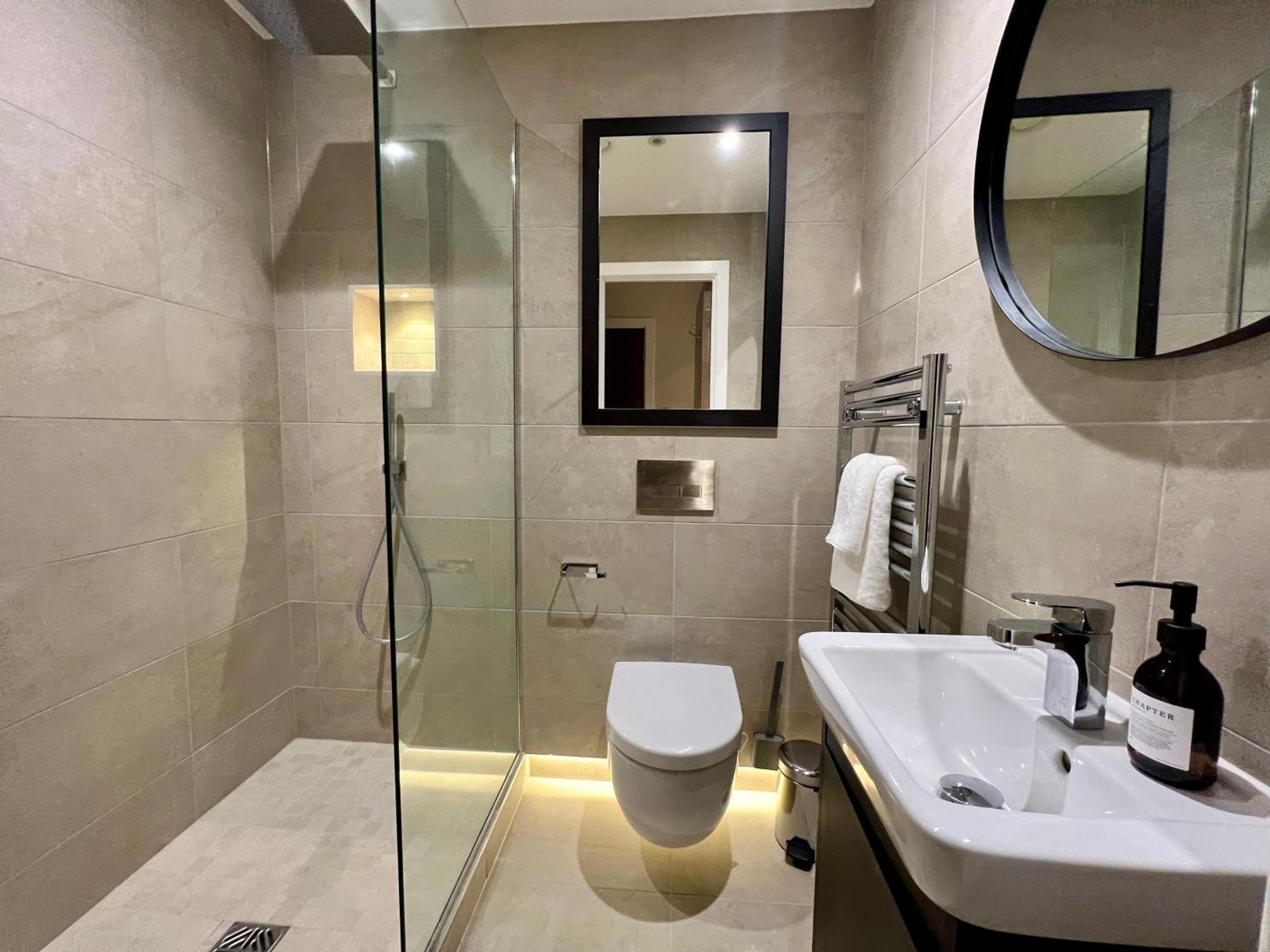 Апартаменты The Noir Blanc Retreat At Ryedale House Йорк Экстерьер фото