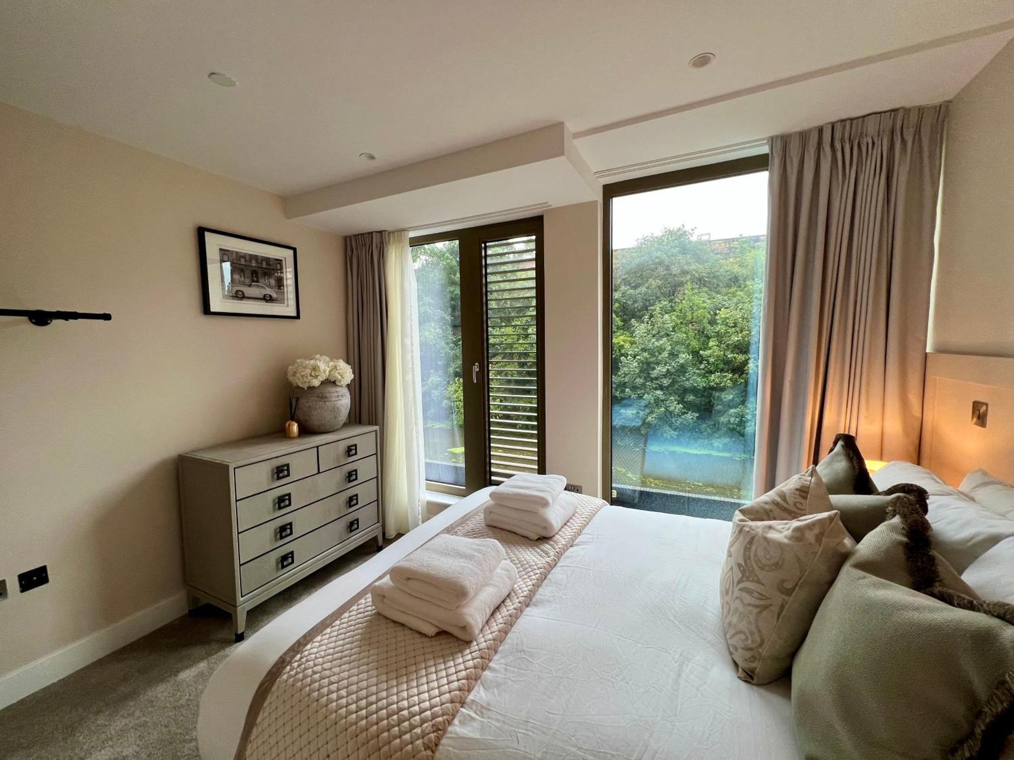Апартаменты The Noir Blanc Retreat At Ryedale House Йорк Экстерьер фото